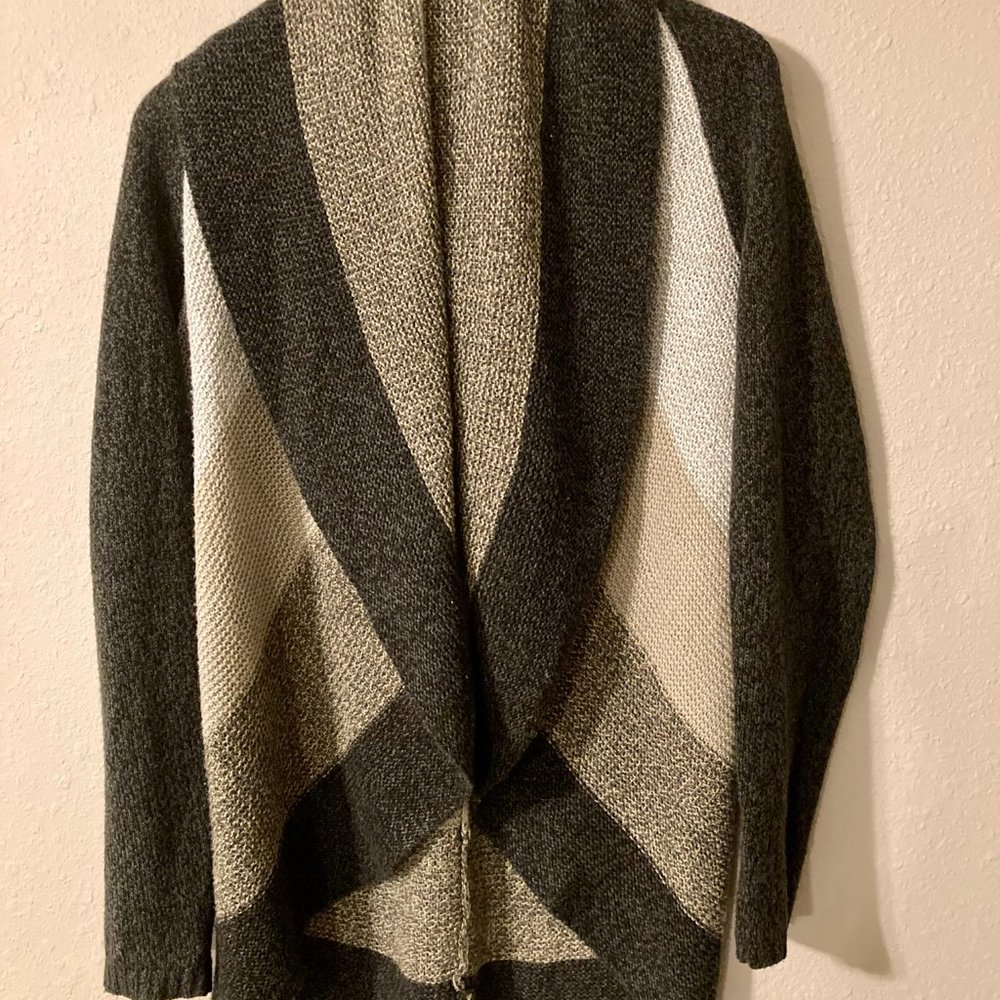 Circle sweater/cardigan